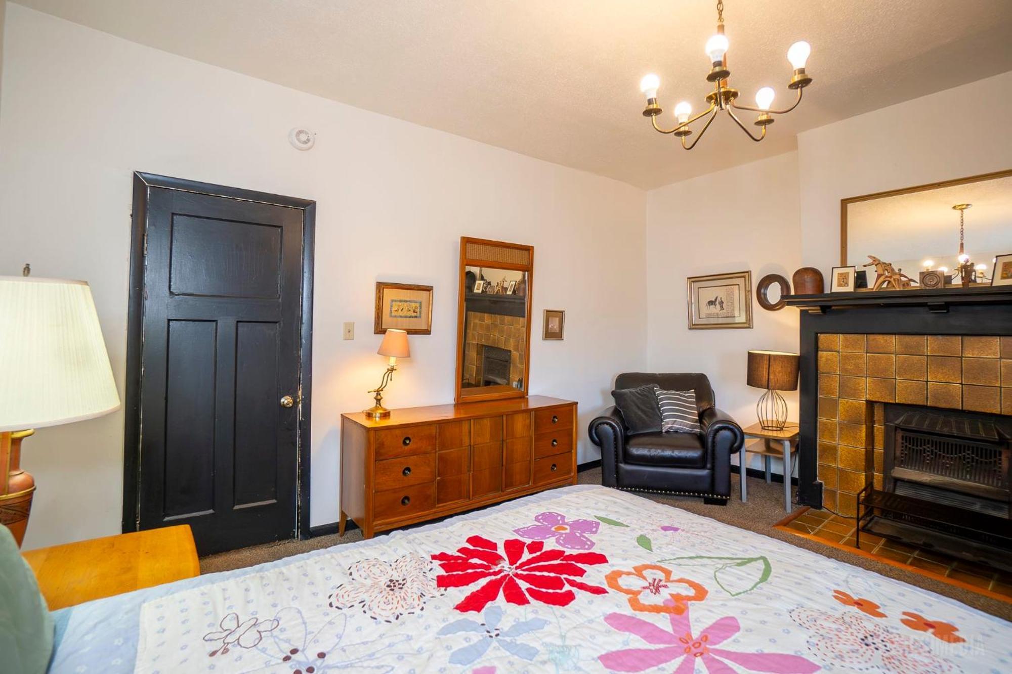 Apartment Parkside Paradise Elegant Victorian Just Steps From The Park Homestead