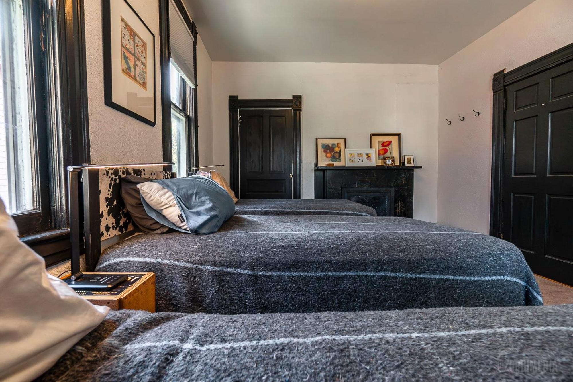 Parkside Paradise Elegant Victorian Just Steps From The Park Apartment Homestead