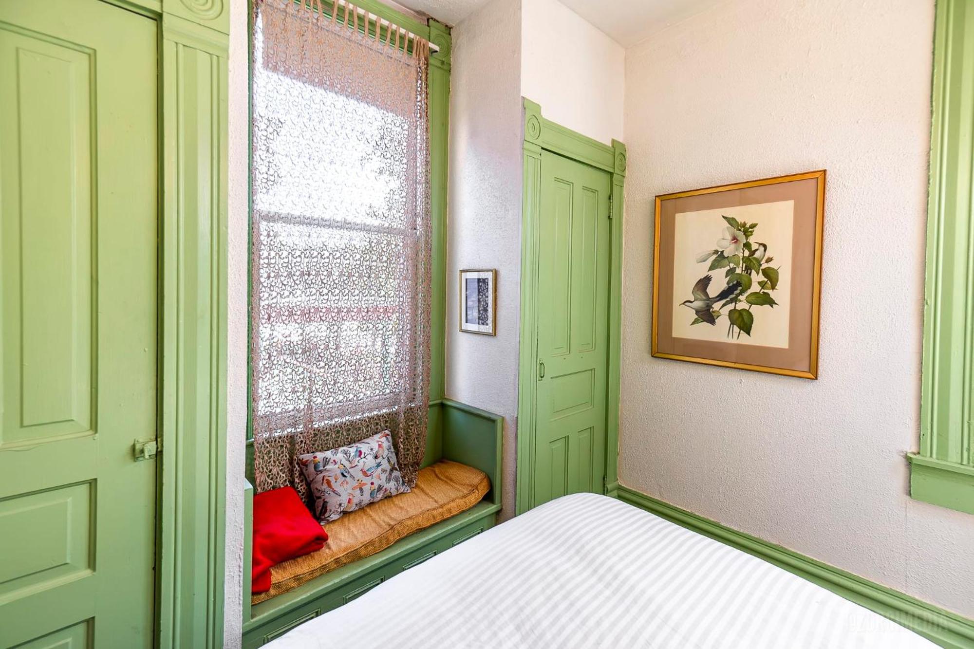 Parkside Paradise Elegant Victorian Just Steps From The Park Apartment Homestead