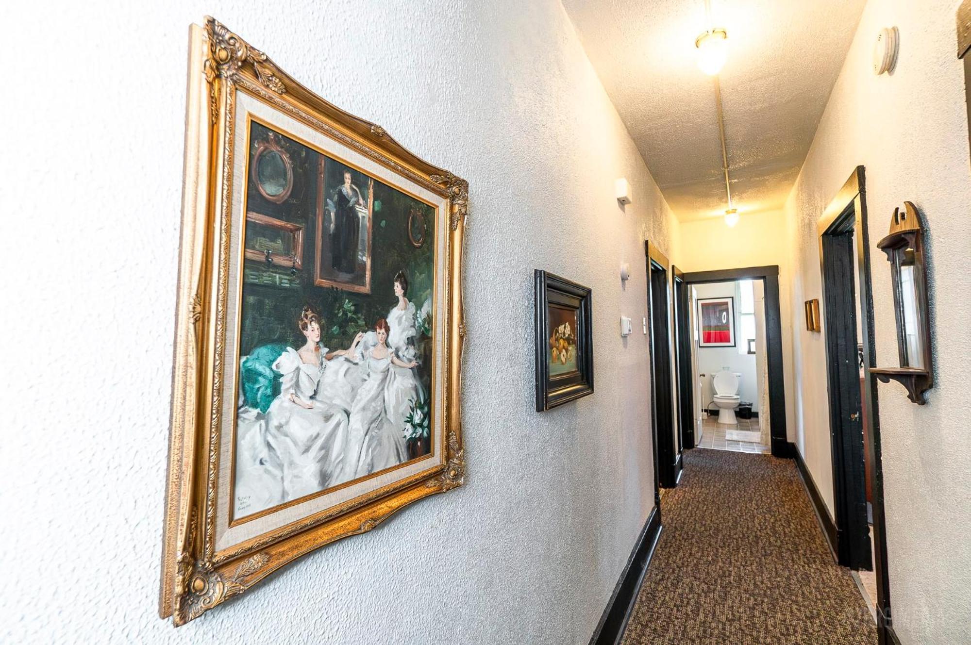 Parkside Paradise Elegant Victorian Just Steps From The Park